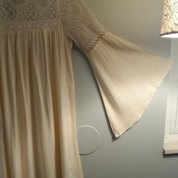 BOHO Long Bell Sleeve & Lace Shoulder - Picture 8 of 8